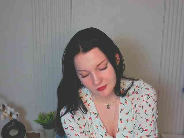 MilaSaly webcam
