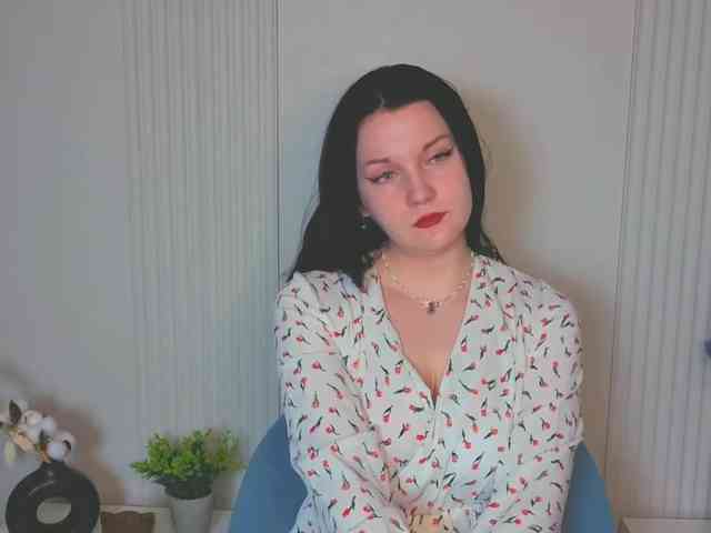 MilaSaly webcam