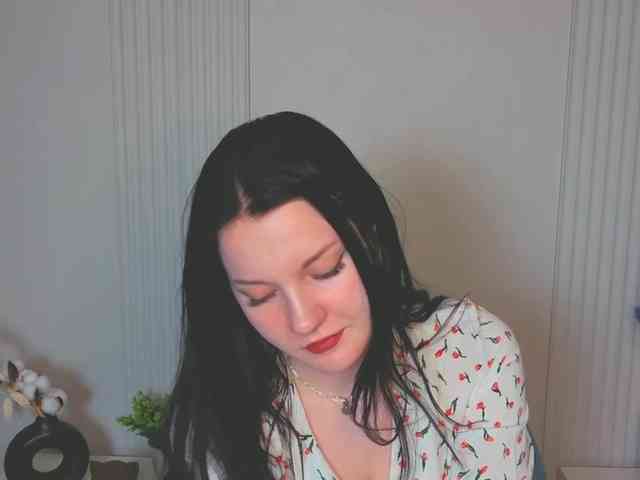 MilaSaly webcam