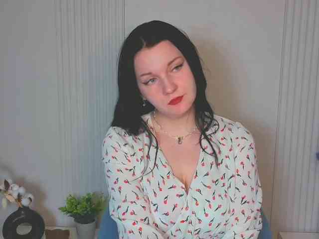 MilaSaly webcam