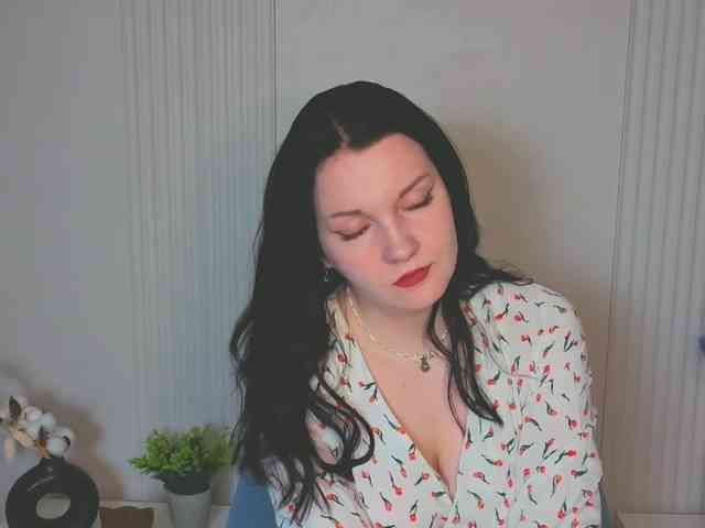 MilaSaly webcam