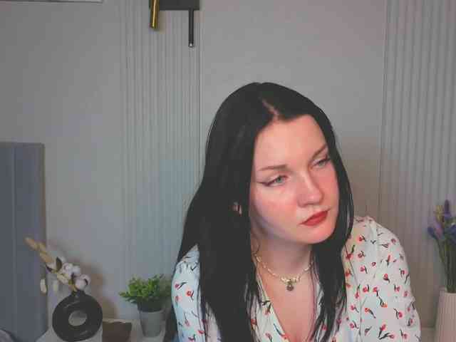 MilaSaly webcam