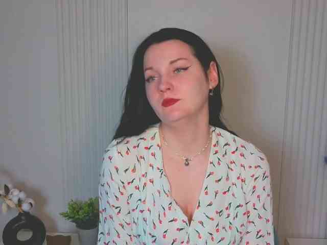 MilaSaly webcam