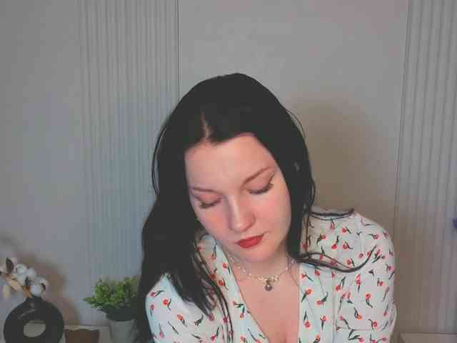 MilaSaly webcam