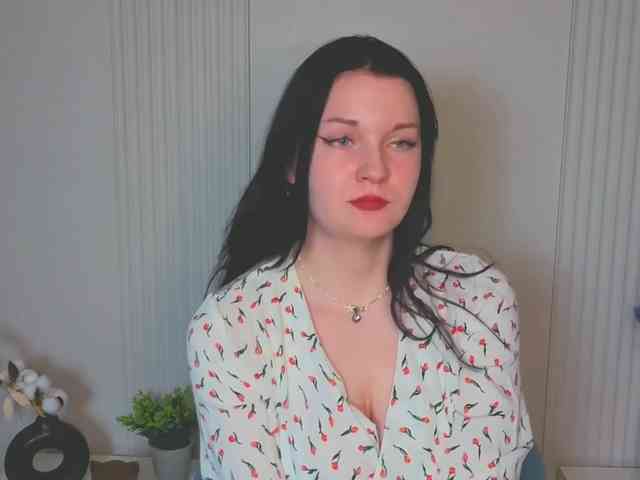 MilaSaly webcam