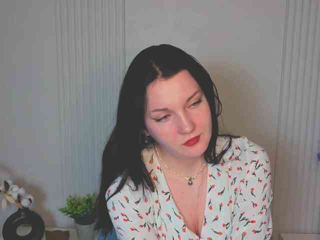 MilaSaly webcam