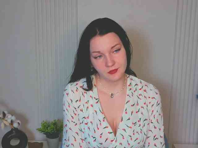 MilaSaly webcam