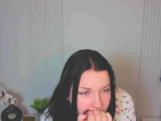MilaSaly webcam