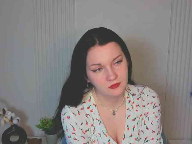 MilaSaly webcam