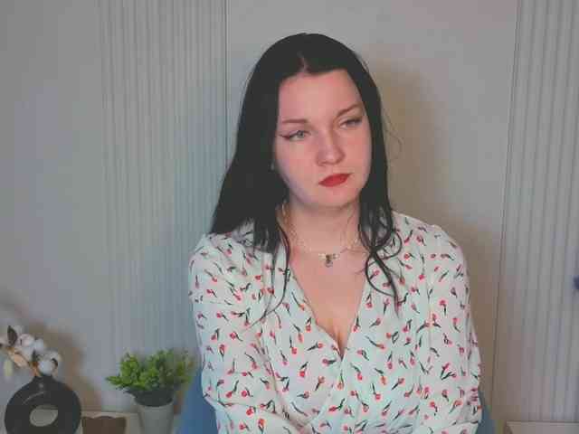 MilaSaly webcam