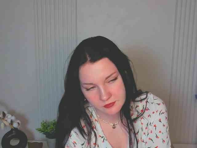 MilaSaly webcam