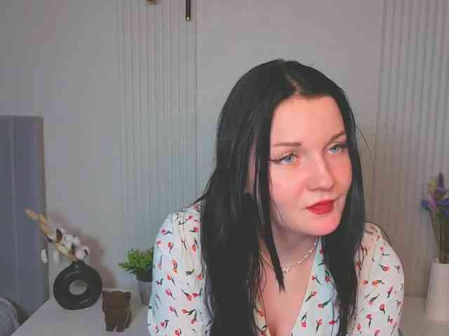 MilaSaly webcam