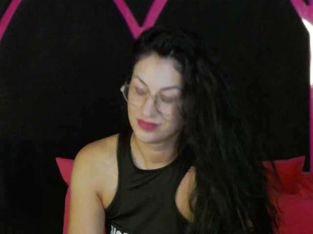 Areina live cam on BongaCams