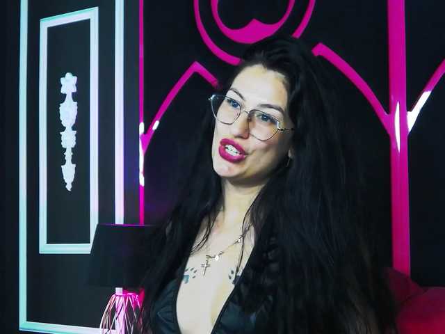 Areina live cam on BongaCams