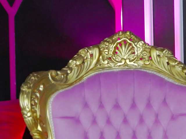 Areina live cam on BongaCams