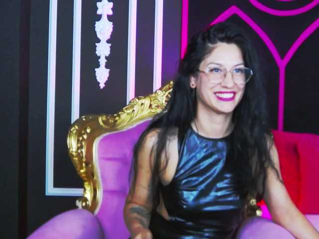 Areina live cam on BongaCams