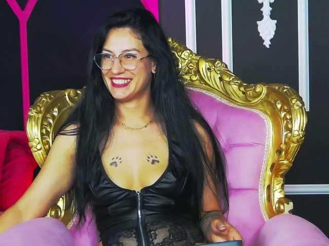Areina live cam on BongaCams