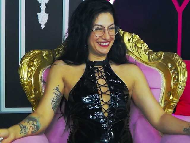 Areina live cam on BongaCams