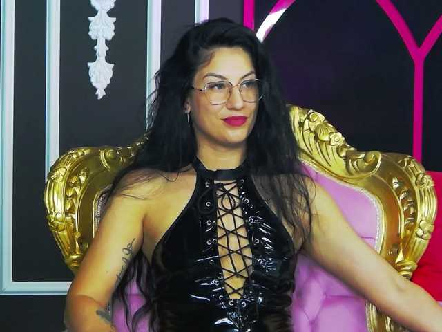 Areina live cam on BongaCams