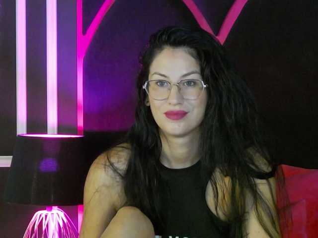 Areina live cam on BongaCams