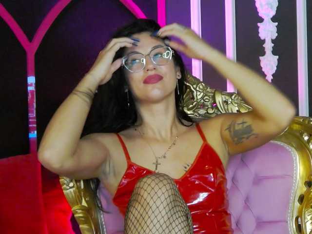 Areina live cam on BongaCams
