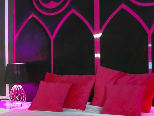 Areina live cam on BongaCams