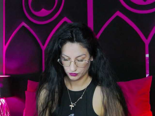 Areina live cam on BongaCams