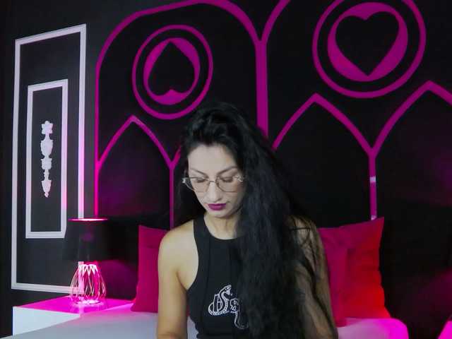 Areina live cam on BongaCams