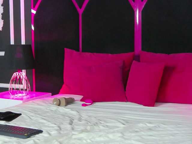 Areina live cam on BongaCams