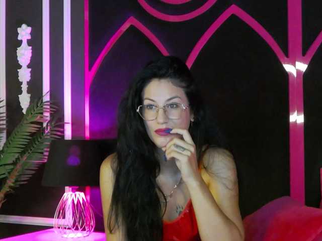 Areina live cam on BongaCams