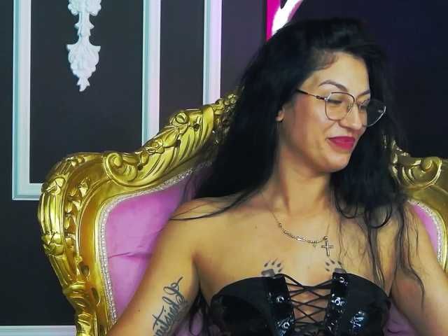 Areina live cam on BongaCams