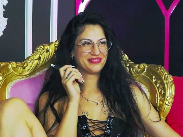 Areina live cam on BongaCams
