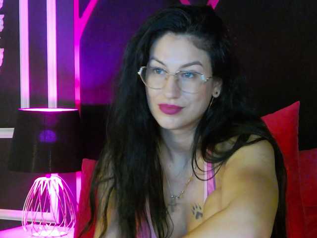 Areina live cam on BongaCams
