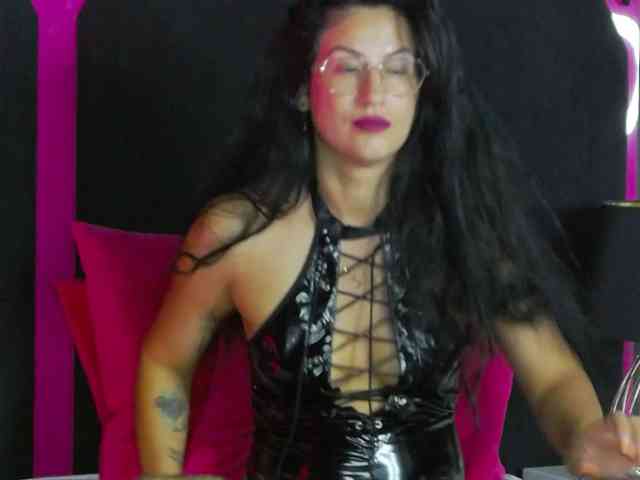 Areina Live Webcam on BongaCams