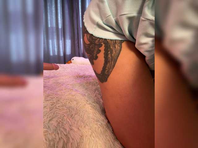 All-in-pussy live cam on BongaCams