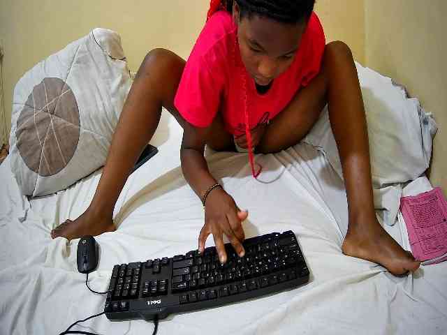 just-kayla2 webcam
