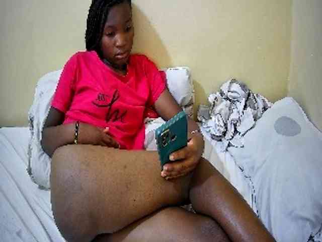 just-kayla2 webcam