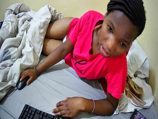 just-kayla2 webcam