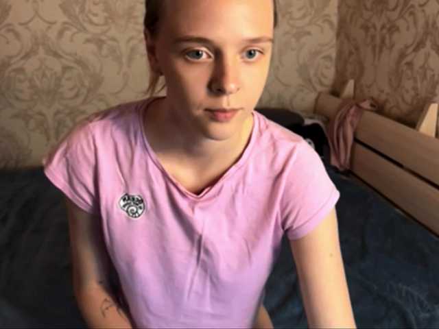 Ami-Still live cam on BongaCams