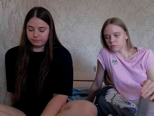 Ami-Still Sex Cam Show