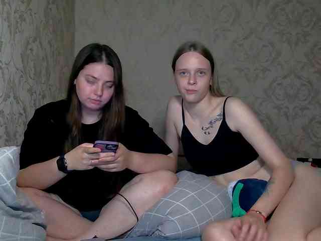 Ami-Still Sex Cam Show