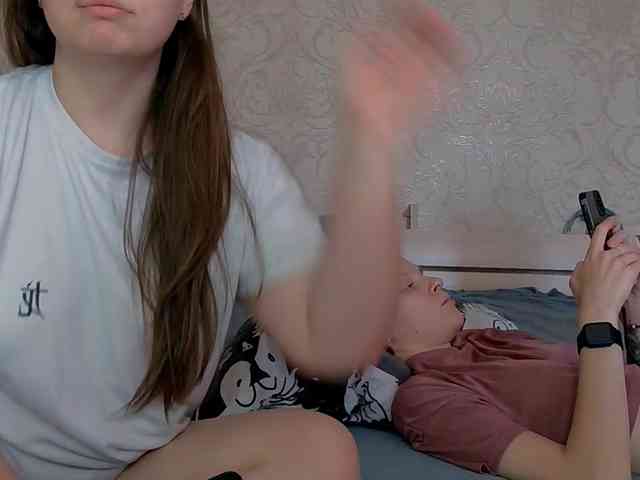 Ami-Still Sex Cam Show