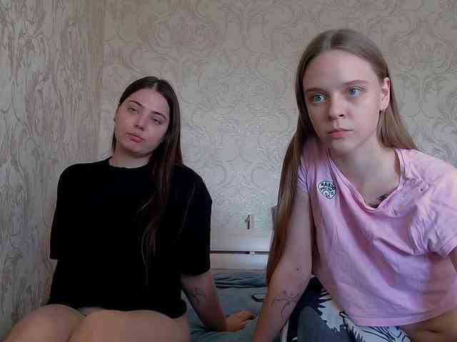 Ami-Still Sex Cam Show