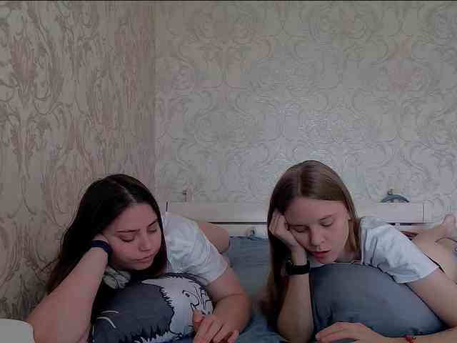 Ami-Still Sex Cam Show