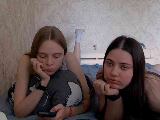 Ami-Still Sex Cam Show