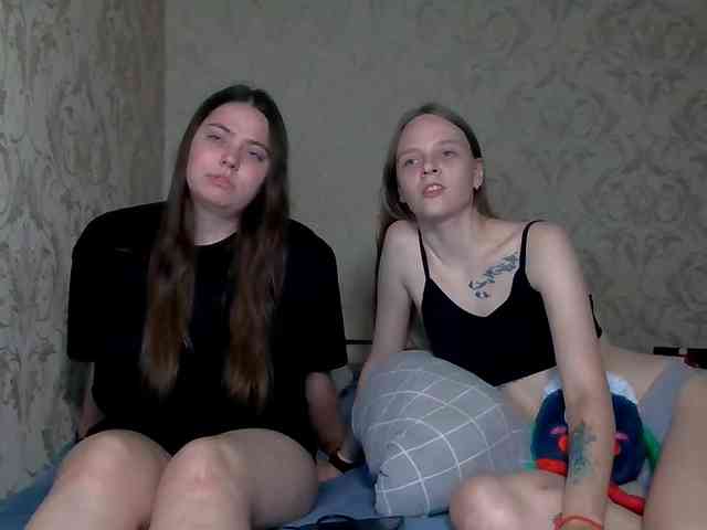Ami-Still Sex Cam Show