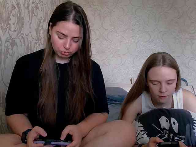 Ami-Still Sex Cam Show