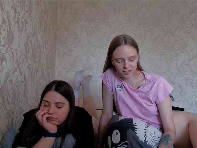 Ami-Still Sex Cam Show