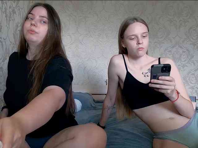 Ami-Still Sex Cam Show