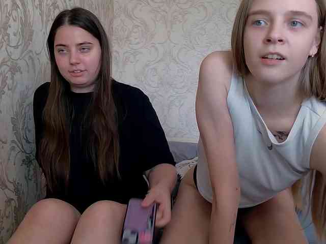 Ami-Still Sex Cam Show